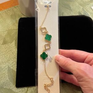 NWT Blossom Green Clover Bracelet